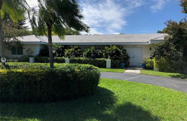 13240 SW 71st Ave - 13240 Southwest 71st Avenue, Pinecrest, FL 33156