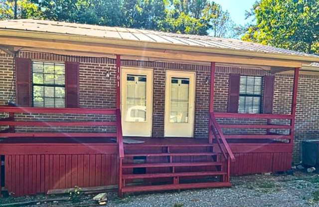 Duplex in the City- DEPOSIT HAS BEEN RECEIVED- PENDING APPROVAL - 161 Eldridge Lane Southwest, Cleveland, TN 37311