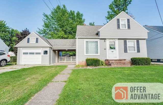 Photo of 1641 Douglas Road