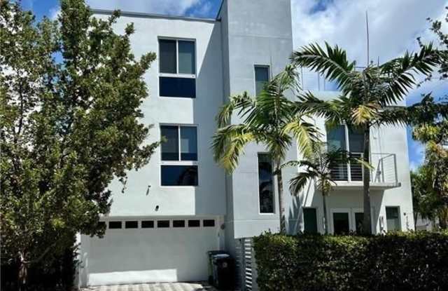 1617 NE 8 St - 1617 Northeast 8th Street, Fort Lauderdale, FL 33304