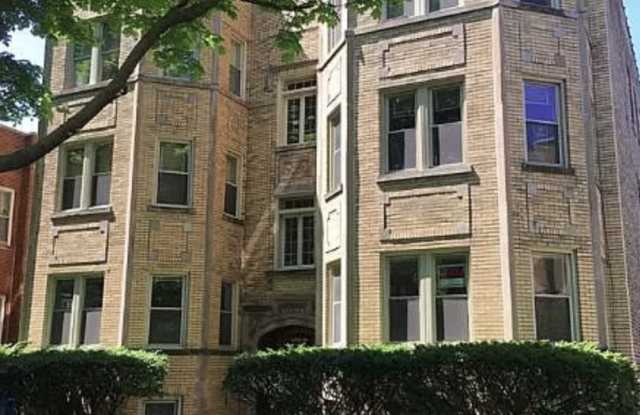 4752 N Virginia Avenue - 4752 North Virginia Avenue, Chicago, IL 60625