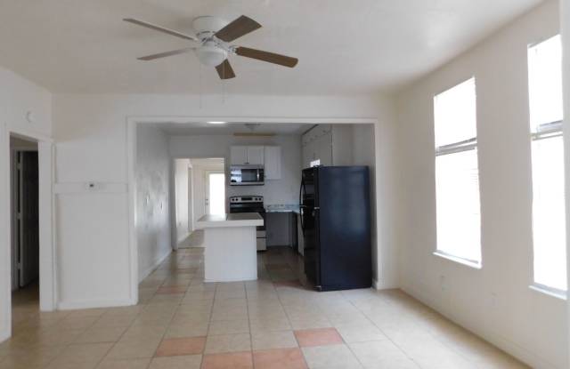 Charming 3 Bed 2 House