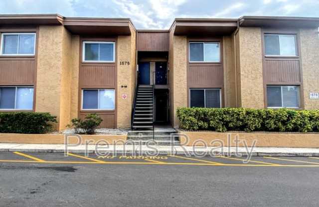 1575 Greenlea Drive #9