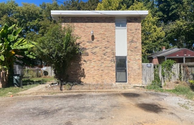 2086 Hubert Ave - 2086 Hubert Avenue, Memphis, TN 38108