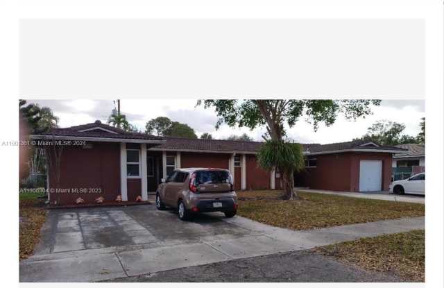 13941 Lake Placid Ct