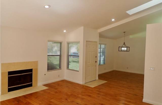 3944 Cottonwood Grove Trail