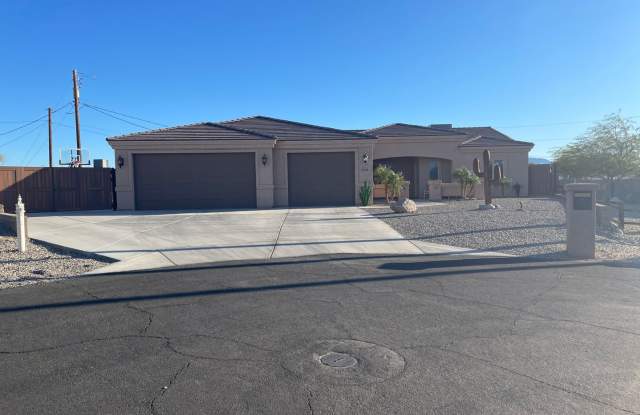 Photo of Luxurious Winter Getaway in Lake Havasu 2025-2026