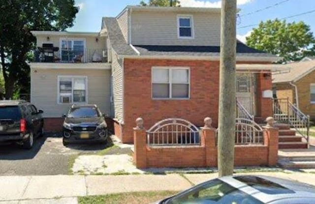 396 GARRETSON AVENUE - 396 Garretson Avenue, Staten Island, NY 10305