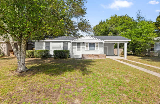 Photo of 354 Chicago Avenue