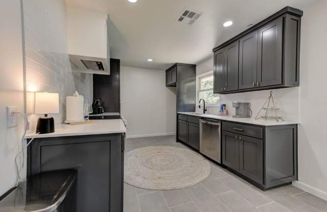 Fully Renovated 4 Bed, 2 Bath Just Minutes from Campus