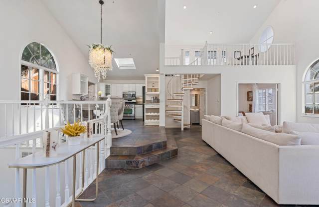 8032 Willow Glen Road