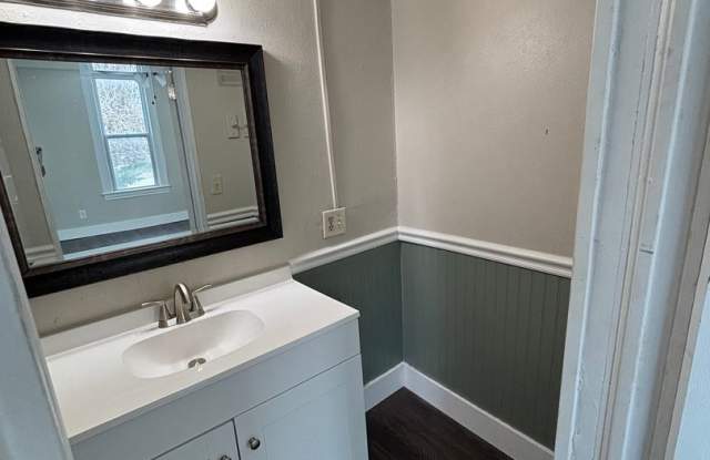 Remodeled 1 bed 1 bath Home!