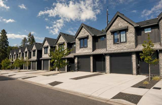 Luxury Townhome for Lease at the Courtyards at Hidden Crest - 13113 NE 71st Pl