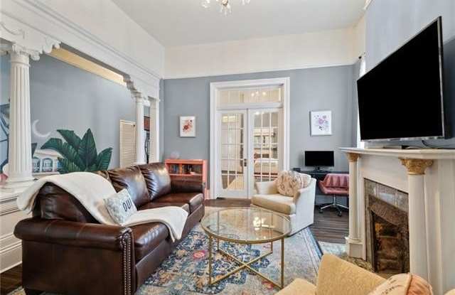 1614 GOVERNOR NICHOLLS Street