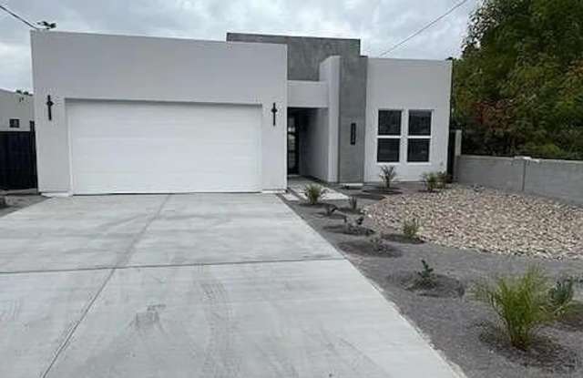 Photo of 2826 N 28TH Place