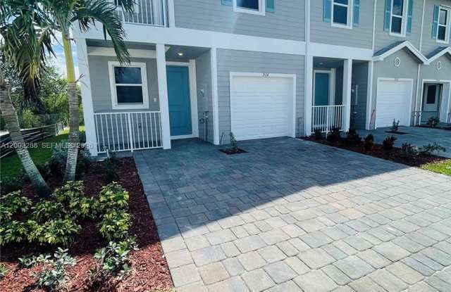 916 SE 19th St