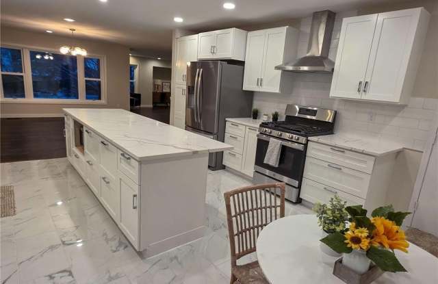 Photo of 8301 Lawndale Lane N