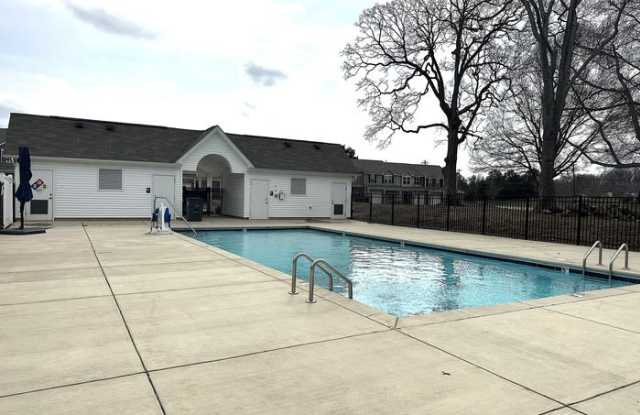 6321 Revolutionary Trail