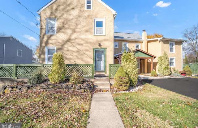 Photo of 246 COTTAGE Avenue unit: B