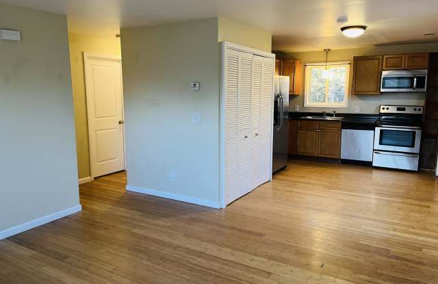 Photo of 17 Unaka AvenueUnit A