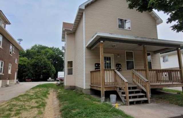 1221 East Walnut Street - 2
