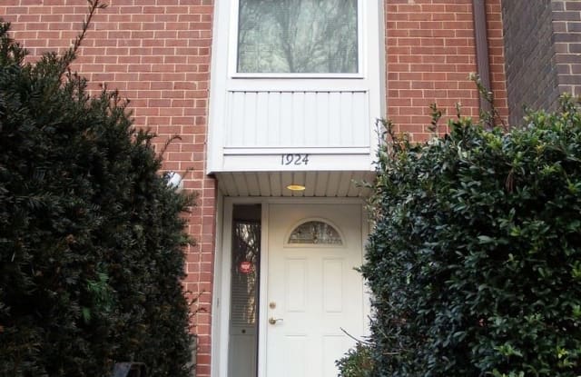 1924 Green Haven - 1924 Greenhaven Dr, Baltimore, MD 21209