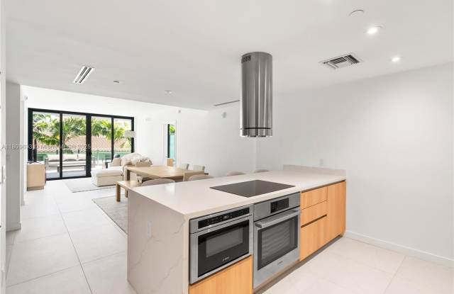 9901 W Bay Harbor Drive