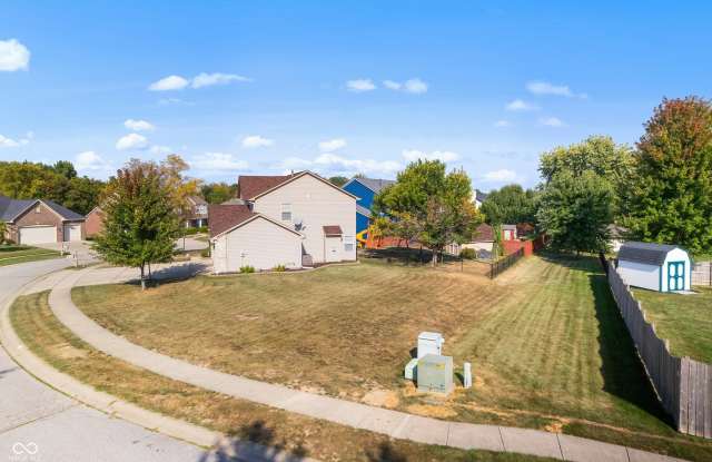 7913 Meadow Bend Lane