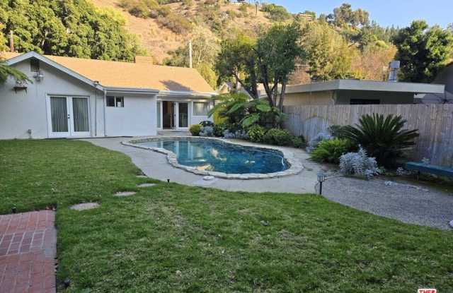 Photo of 1481 Benedict Canyon Dr