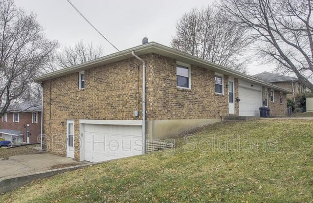 9519 E 18th St - 9519 East 18 Street South, Independence, MO 64052