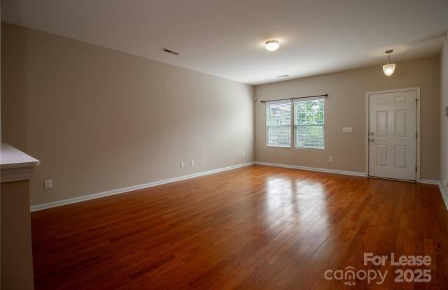 824 Summerlake Drive