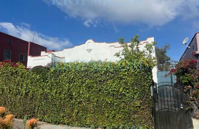 Photo of 2-Bedroom Duplex in Prime Mid-Wilshire Area!