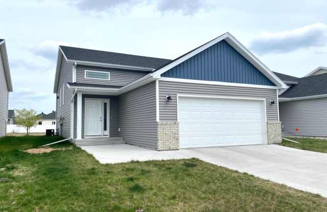 Photo of Beautiful 4 Bedroom Home by Brooks Harbor Elementary!!