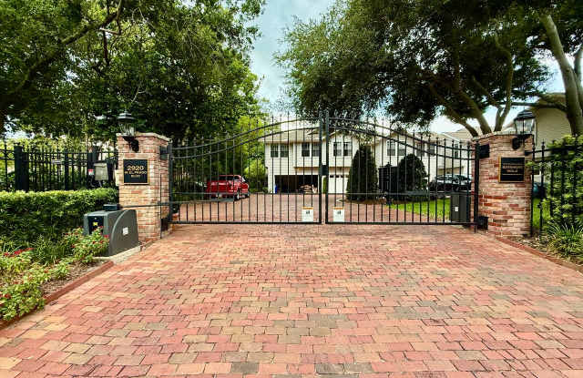 2920 W El Prado Blvd Apt 12