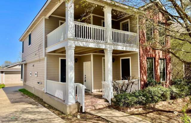 Spacious Home with Multiple Outdoor Living Areas - Fresh Paint and New Carpet! photos photos