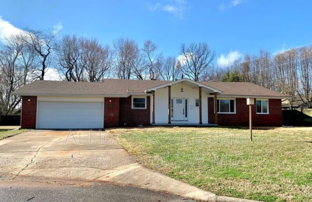 2920 E Inglewood Ct - 2920 East Inglewood Court, Springfield, MO 65804