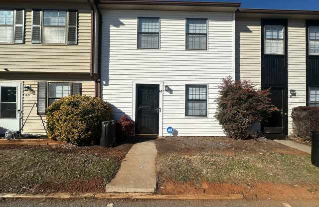 Country Place Townhomes - Off Lakeside Drive