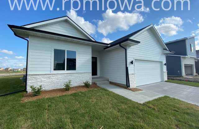 PRIME LOCATION!! 4 Bed, 2 Bath Ranch in Waukee