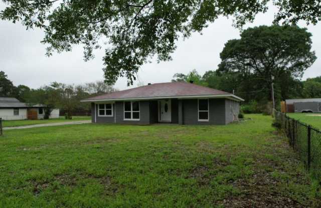 Splendora Beauty on 2 Acres