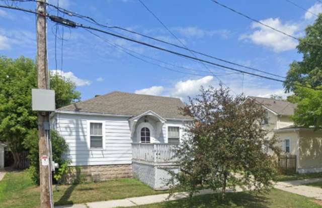 810 3rd St.