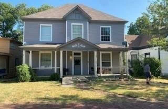 Photo of 617 W Gandy Street