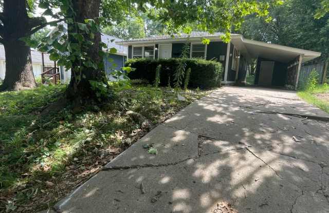 3 Bed 2 Bath Carport. Available 12-31-2025