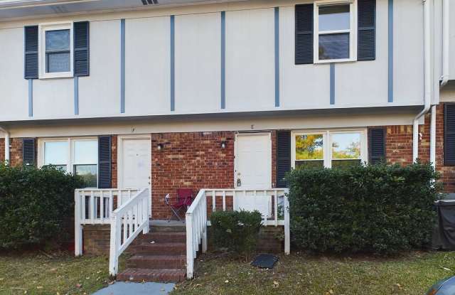 622- E Eastview Ct