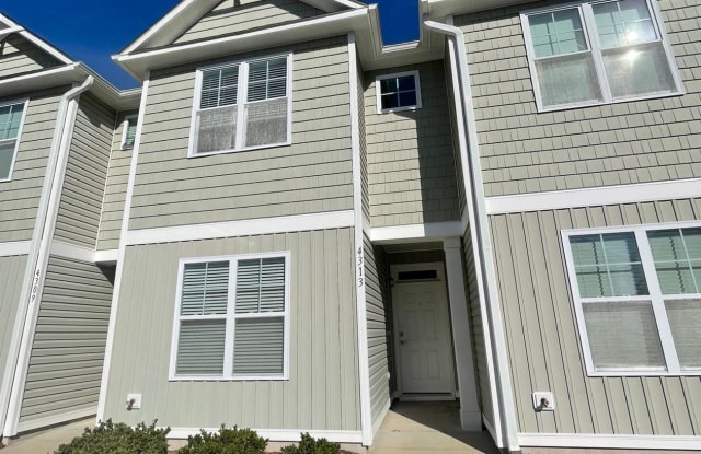 3 bedroom, 3 bathroom townhome in Saylors Watch! - 4313 Eleuthera Lane, New Hanover County, NC 28412