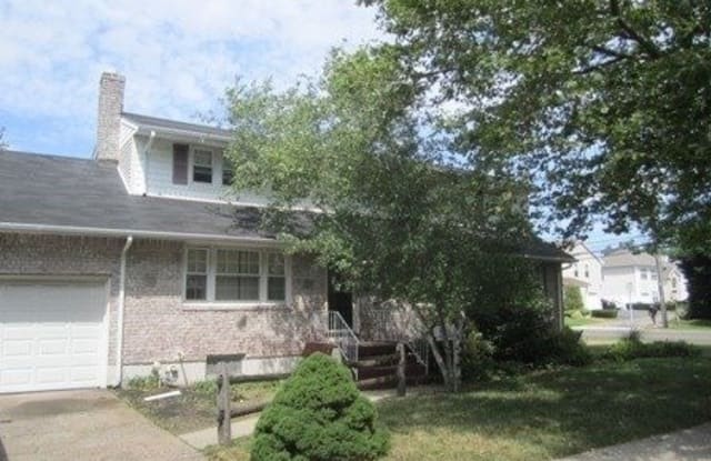 2 Laurelton St - 2 Laurelton Street, Farmingdale, NY 11735