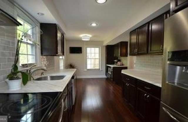 8570 Chester Grove Ct