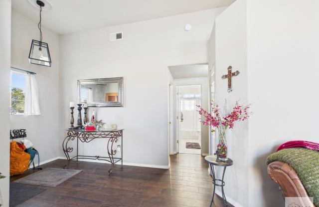 UNFURNISHED 3 Bedroom in Desirable Community