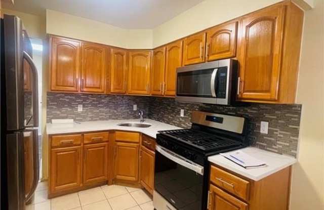 1072 East 85th Street