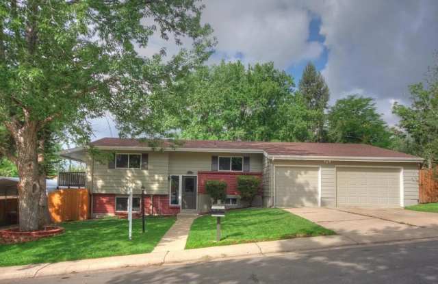 827 South Robb Way