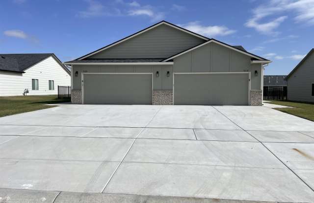 5220 N Honeylocust Circle